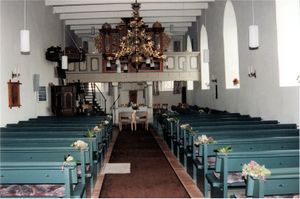 Innenraum kirche Simonswolde.jpg