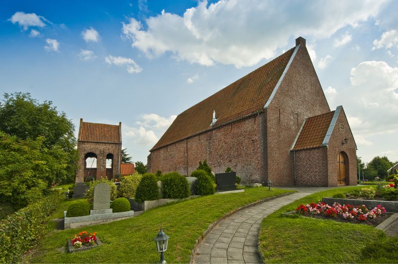 Datei:Kirche Simonswolde 1.jpg