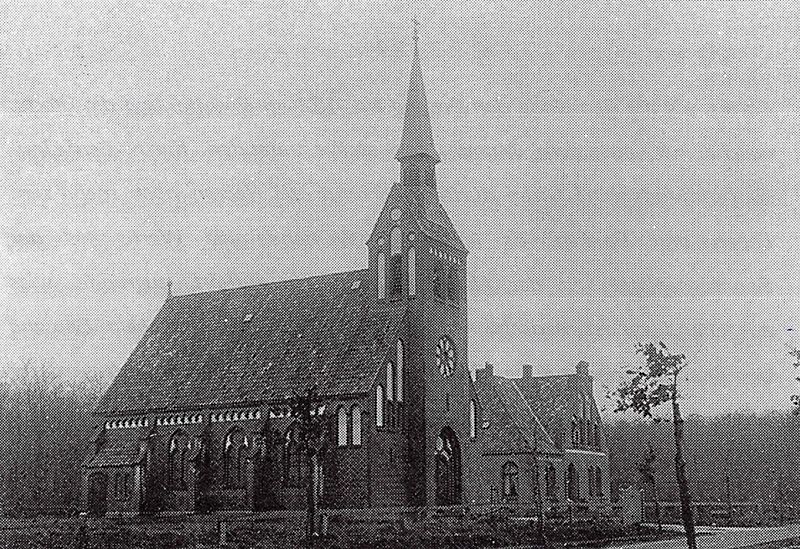 Datei:Kirche und Pfarrhaus nach Erbauung.jpg