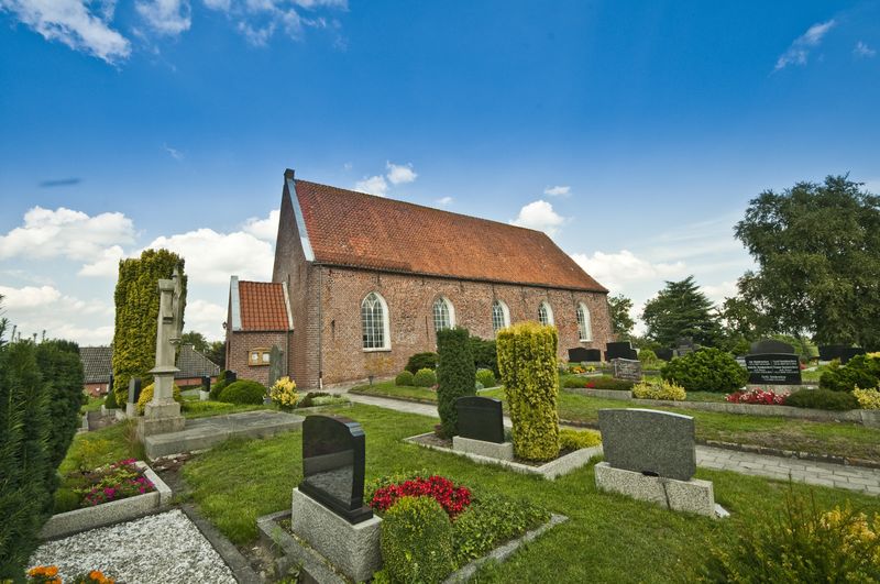Datei:Kirche Simonswolde 2.jpg