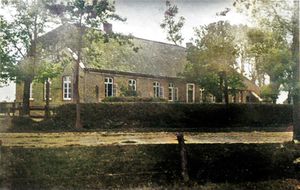 1924 Alte Schule Ihlowerfehn, Blick von Ost Richtung West.jpg