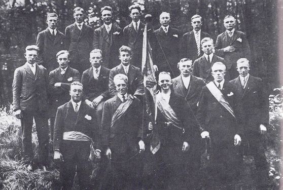 Boßelverein "Hoffnung" um 1930. Dieses Bild stammt aus der Chronik "200 Jahre Moorkolonie Ludwigsdorf (1739 - 1993)"