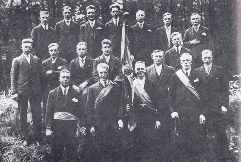 Datei:Boßelverein "Hoffnung" um 1930.jpg