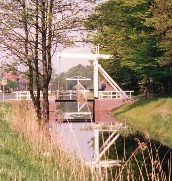 Datei:BRUECKE ALTE WIEKE HISTORISCH.jpg