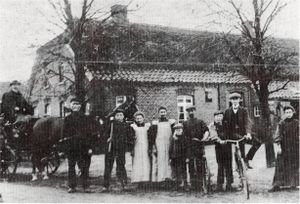 Vor der Schmiede in Ochtelbur.jpg