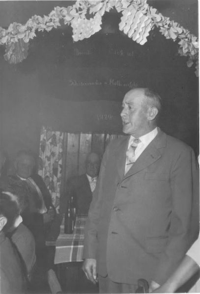 Datei:Konrad Röben hält Ansprache.jpg