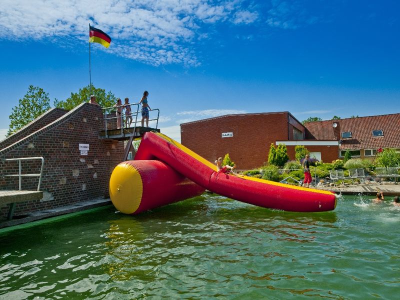 Datei:Riepe Freibad.jpg