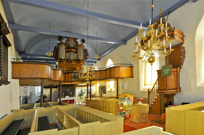 Datei:Kirche Riepe 00007.jpg