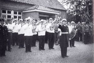 Marinekapelle beim Boßlerfest um 1950.jpg