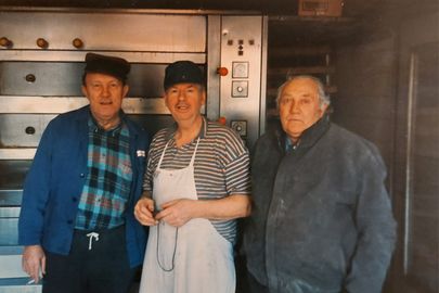Jan Kuhlmann, Jakob Boekelmann und Robert Huismann in der Backstube (1995)
