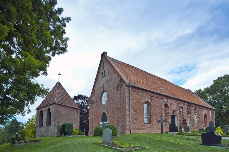Datei:Kirche Bangstede.jpg