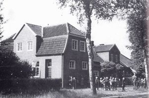 Schule von Nordosten (K 111).jpg
