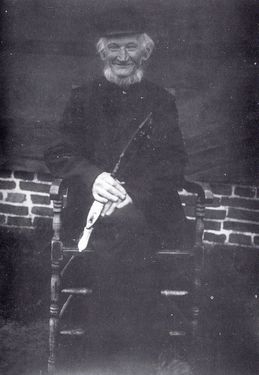Webermeister Christopher Kampmann um 1910. Dieses Bild stammt aus der Chronik "200 Jahre Moorkolonie Ludwigsdorf (1739 - 1993)"