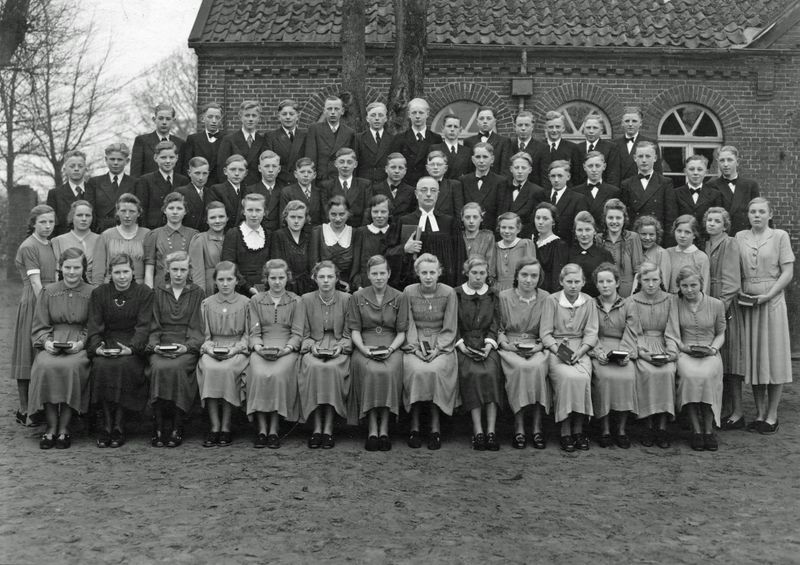 Datei:Konfirmanden in Weene.jpg
