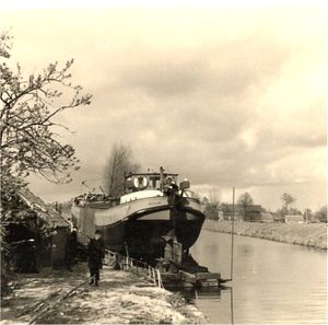 Voss Werft am Ringkanal 50er Jahre2.jpg